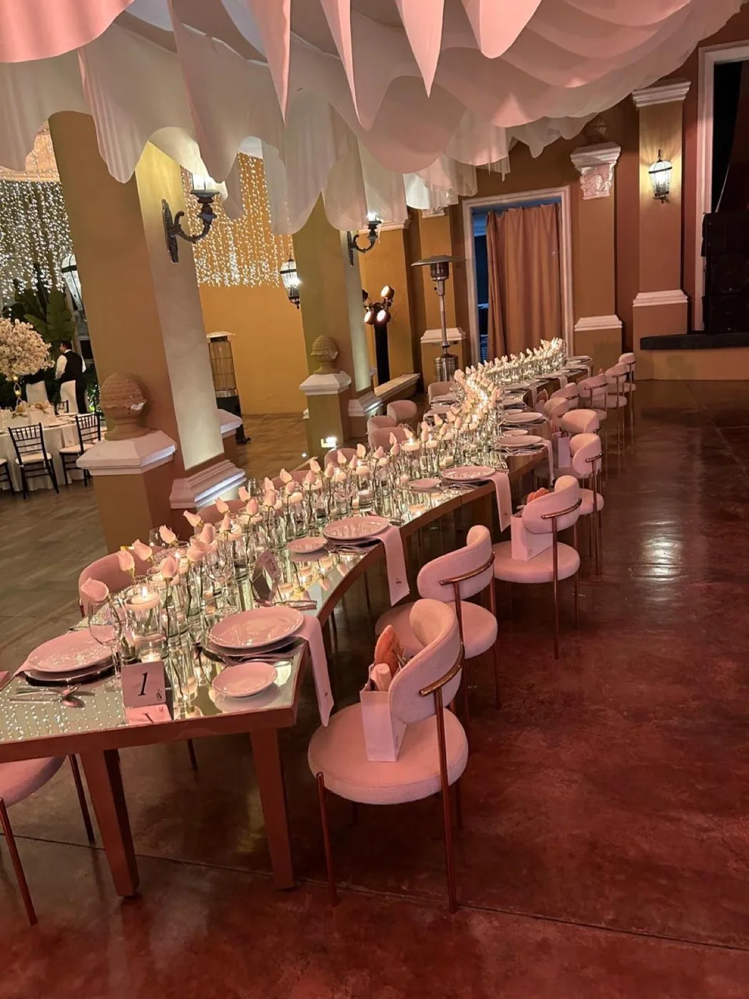 Centro de mesa floral para boda