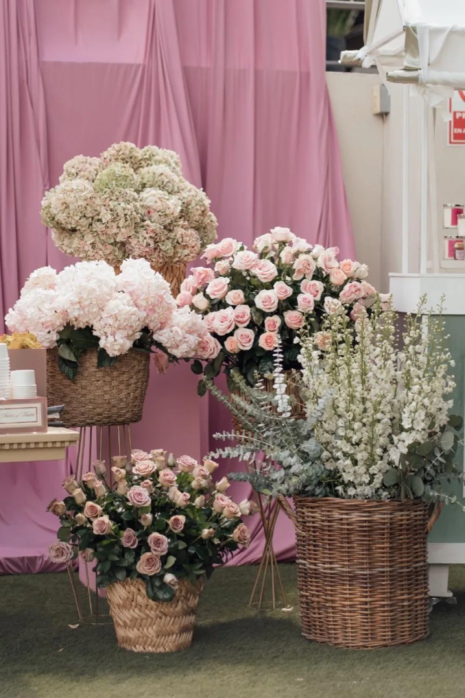 Decoración floral para baby shower