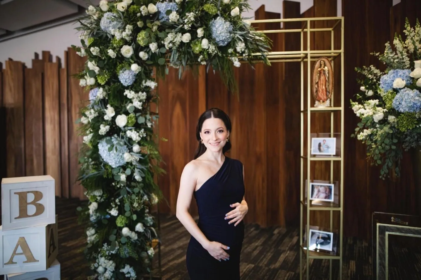Decoración floral para baby shower