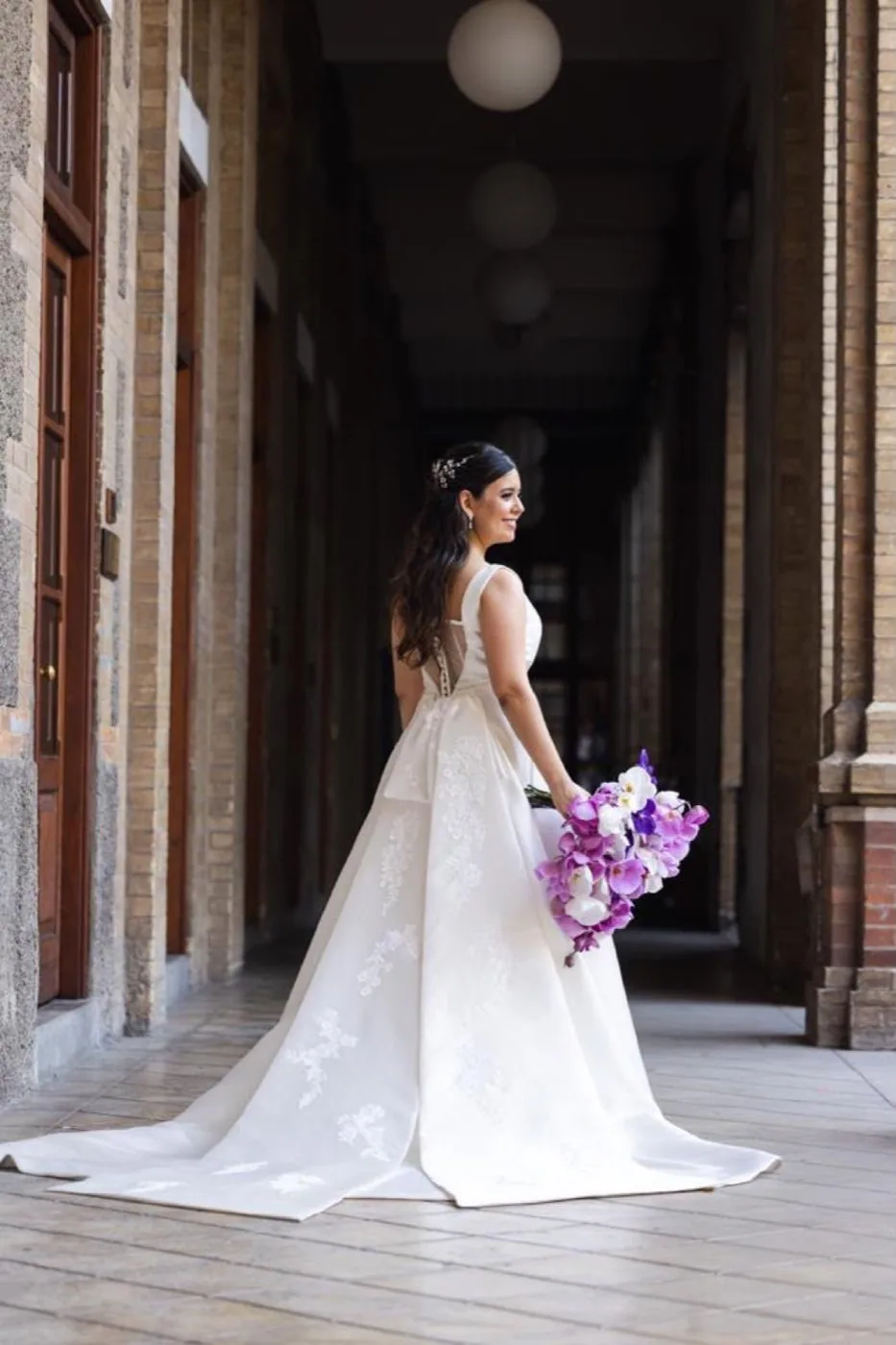 Ramo de novia con diseño floral artesanal