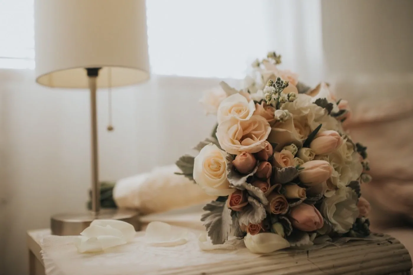 Ramo de novia con diseño floral artesanal