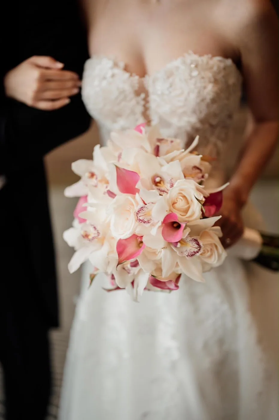 Ramo de novia con diseño floral artesanal