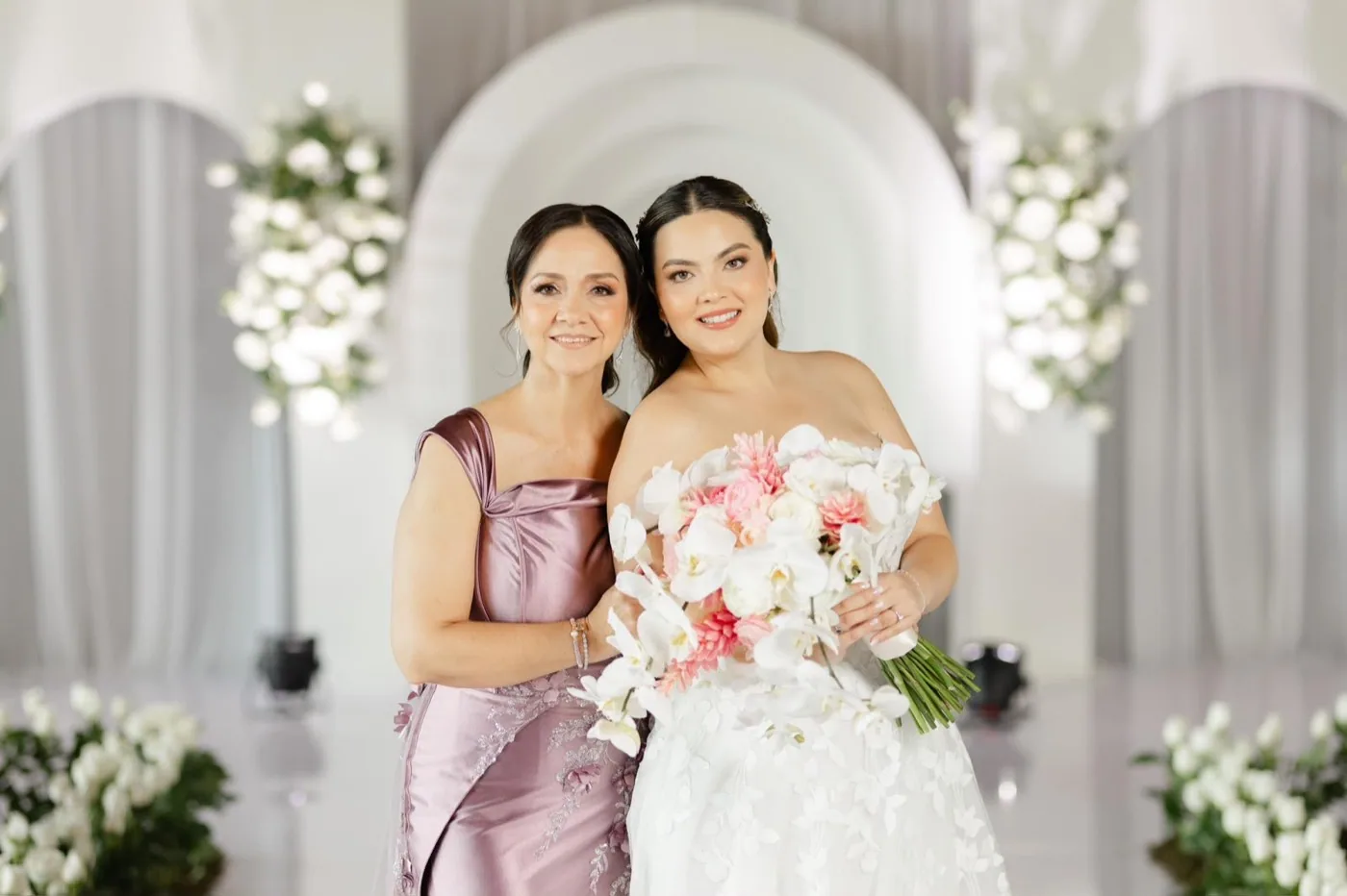 Ramo de novia con diseño floral artesanal
