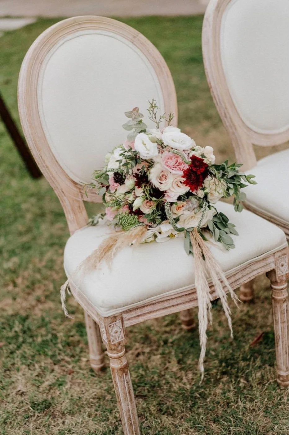 Ramo de novia con diseño floral artesanal