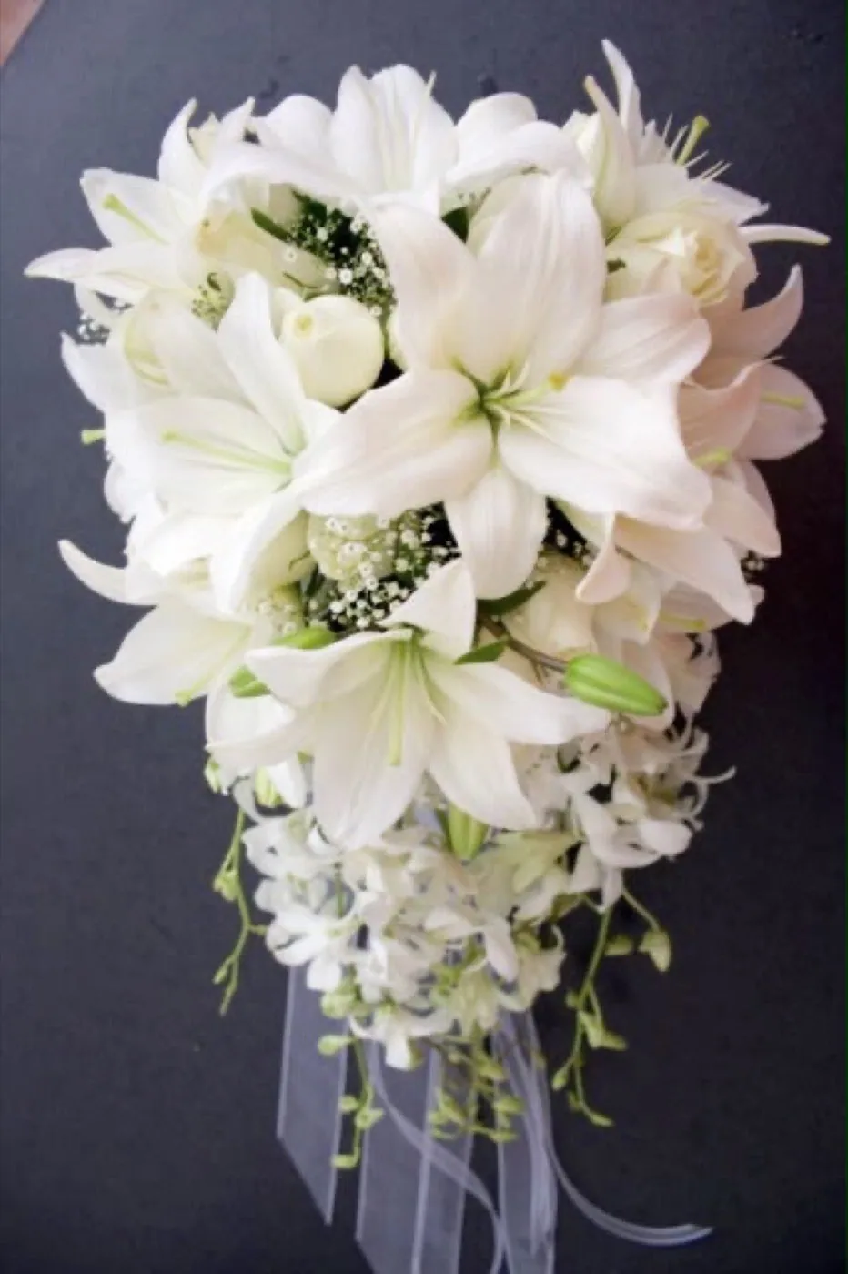 Ramo de novia con diseño floral artesanal