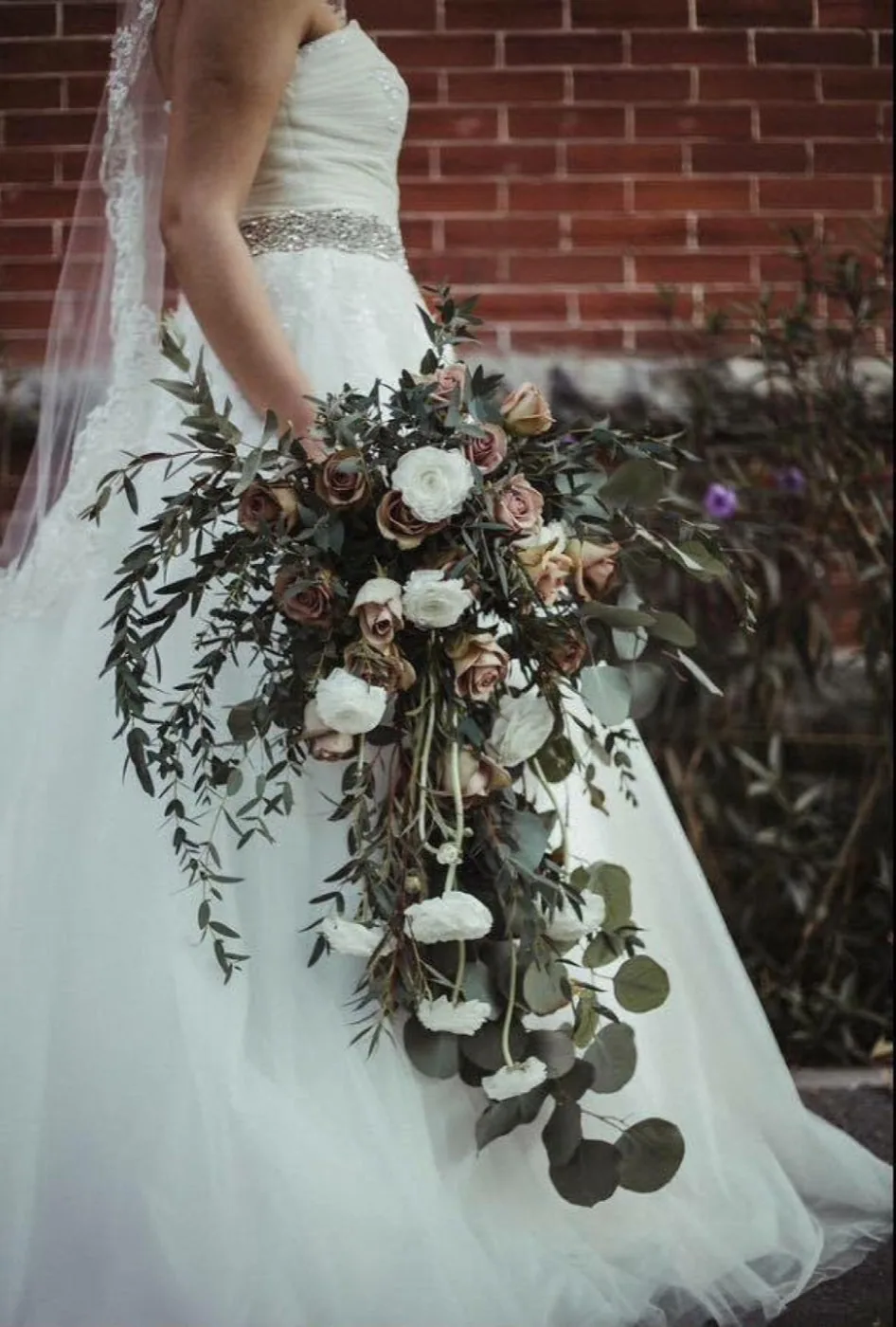 Ramo de novia con diseño floral artesanal