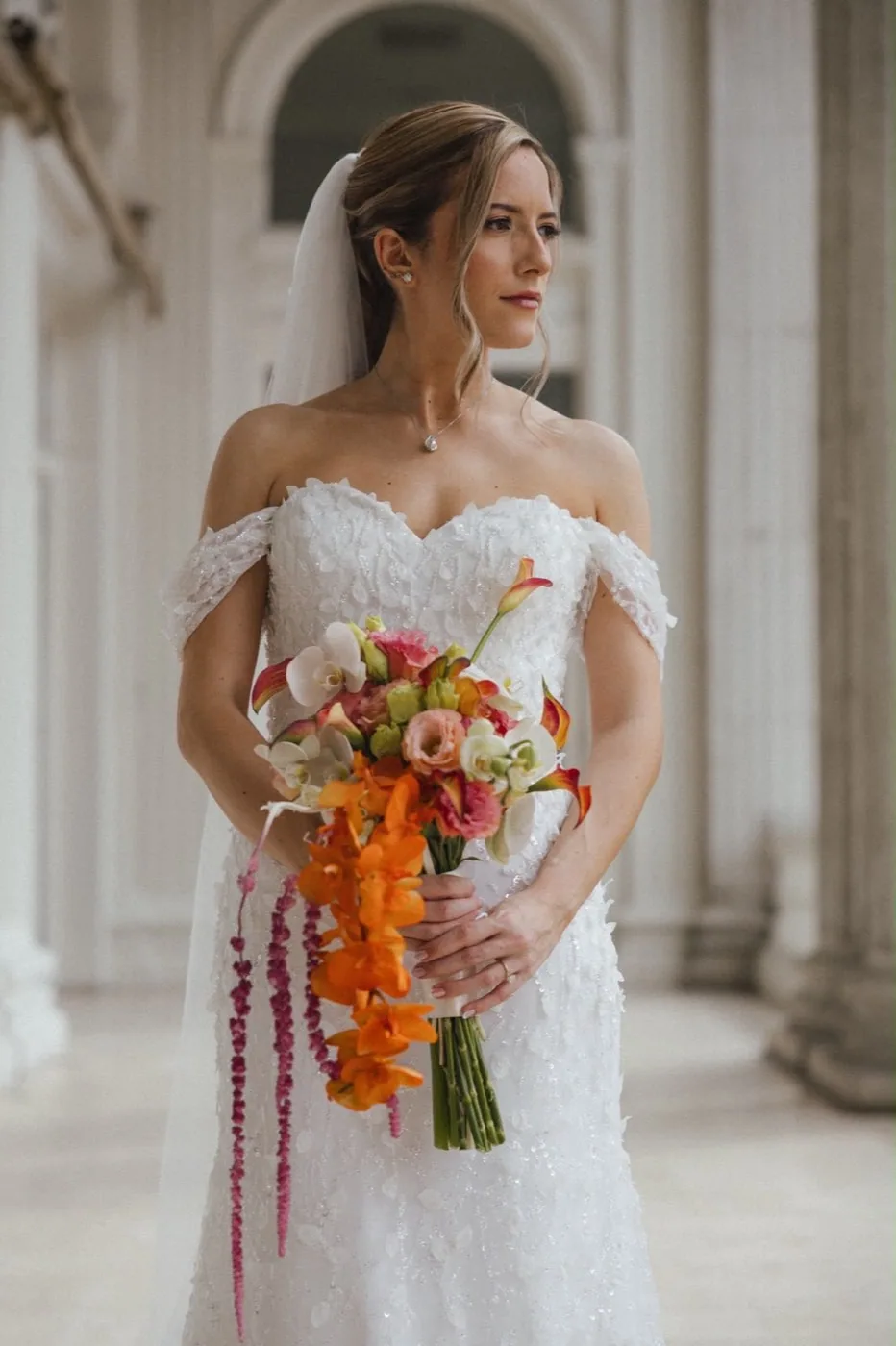 Ramo de novia con diseño floral artesanal