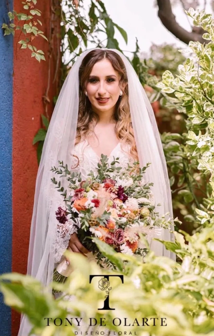 Ramo de novia con diseño floral artesanal