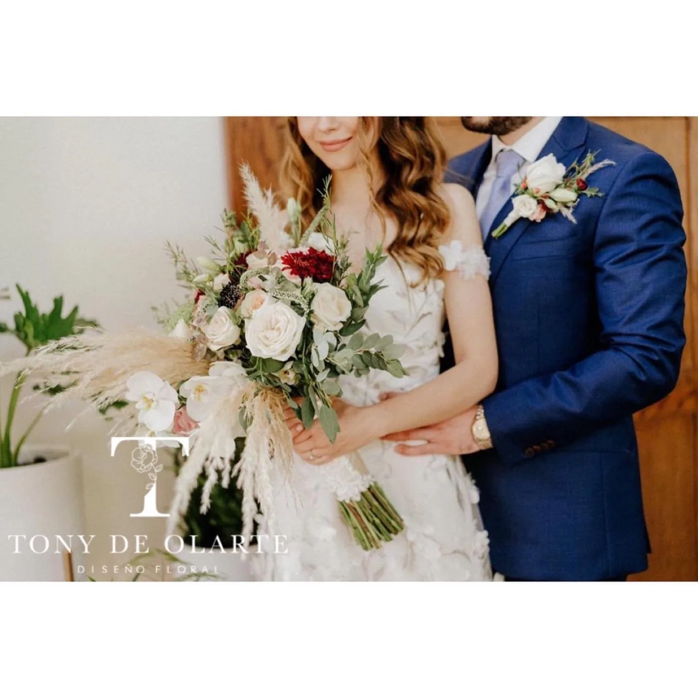 Ramo de novia con diseño floral artesanal