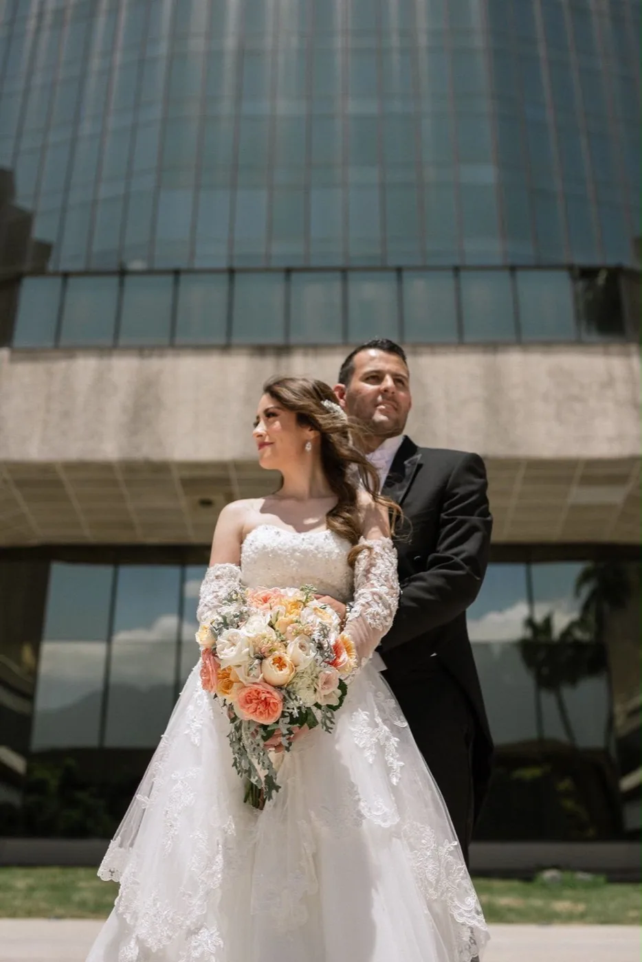 Ramo de novia con diseño floral artesanal