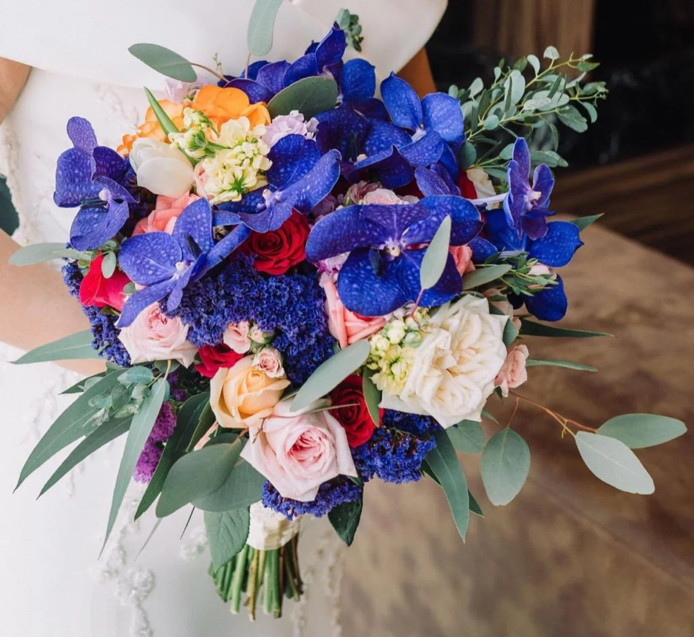 Ramo de novia con diseño floral artesanal