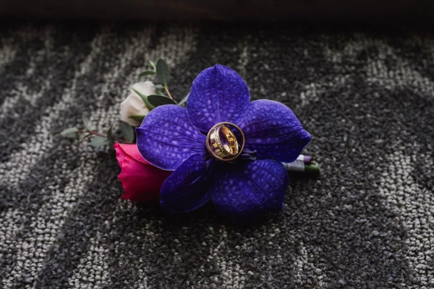 Ramo de novia con diseño floral artesanal