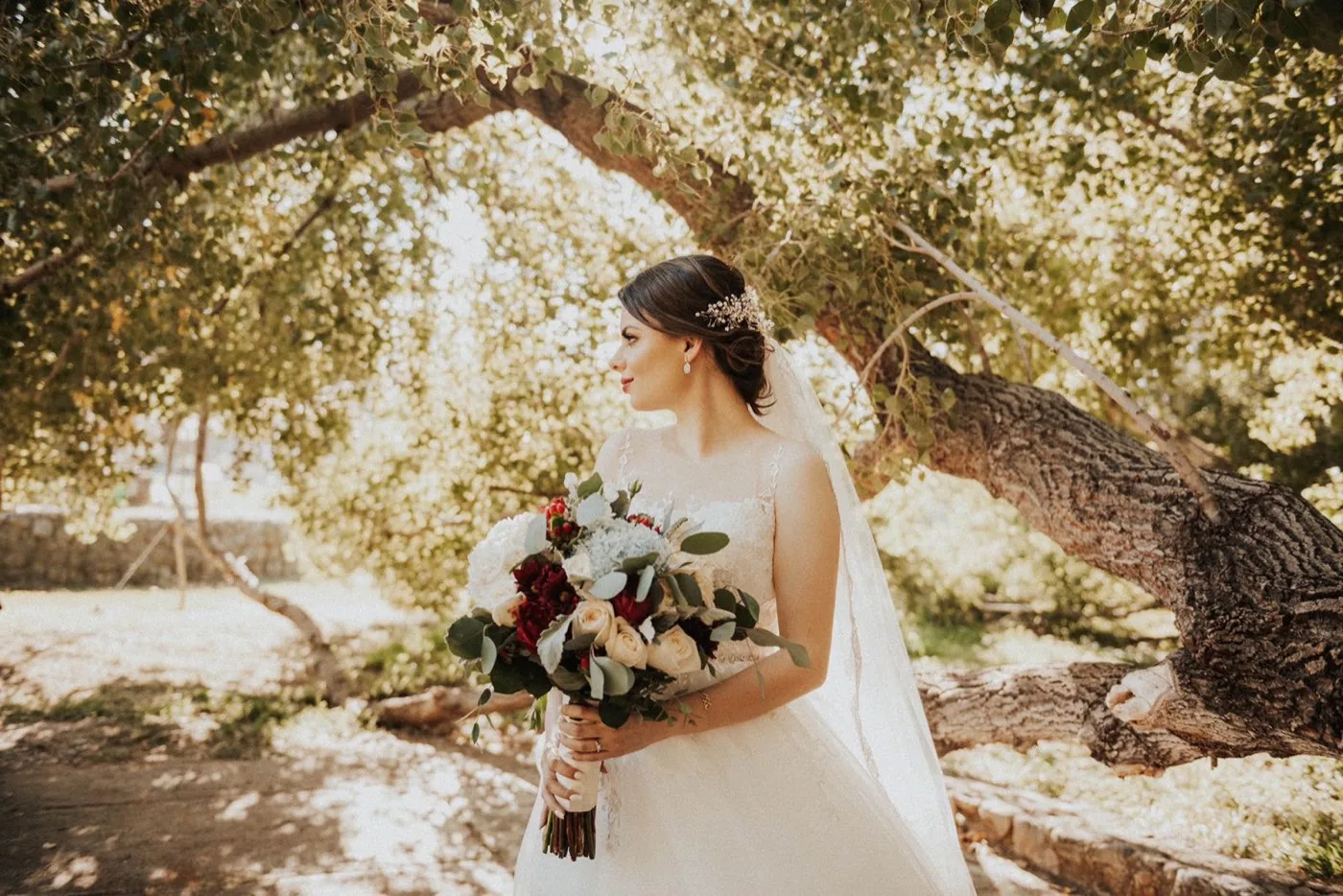 Ramo de novia con diseño floral artesanal