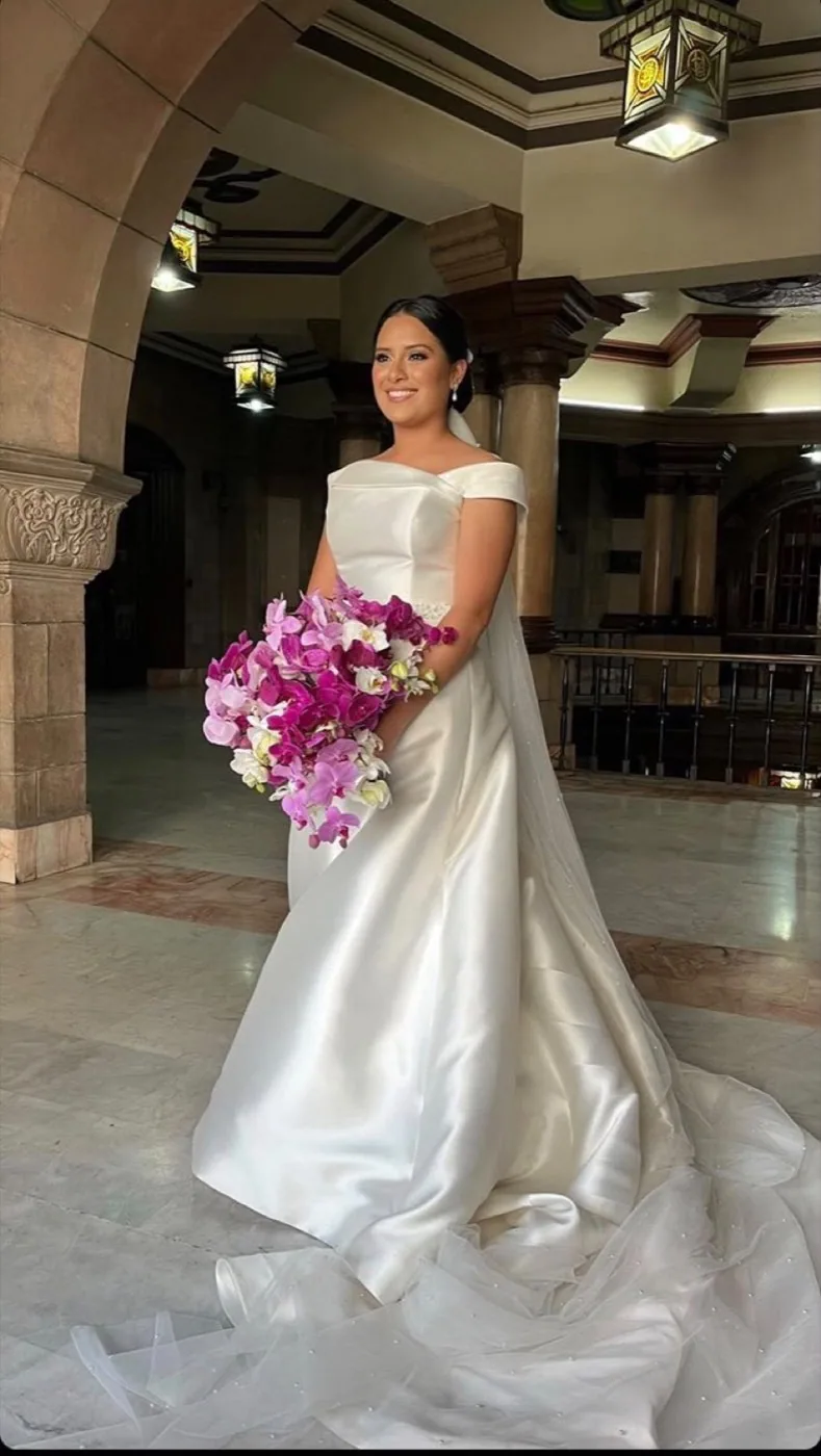 Ramo de novia con diseño floral artesanal